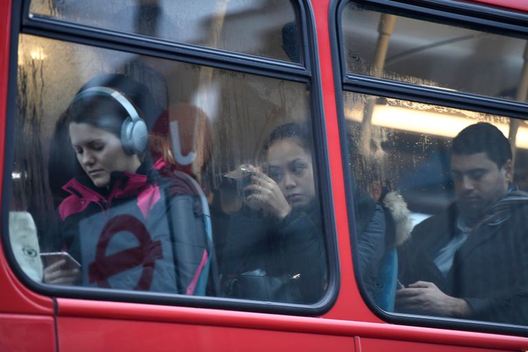 كثيرون تعطلت أعمالهم بسبب الإضراب