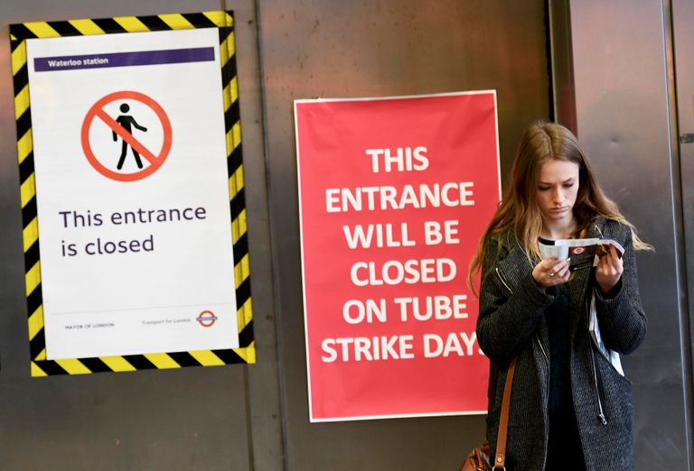 كثيرون تعطلت أعمالهم بسبب الإضراب