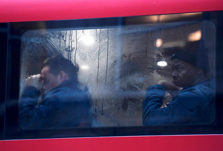 كثيرون تعطلت أعمالهم بسبب الإضراب