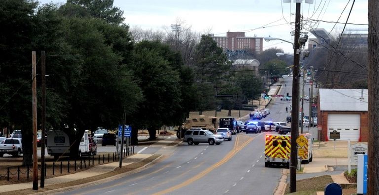 الشرطة في مكان الحادث بألاباما الأمريكية