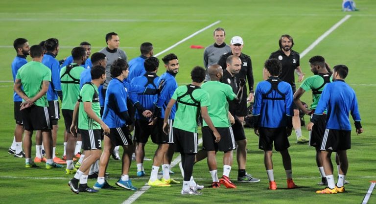 دينيلسون في تدريبات الوحدة