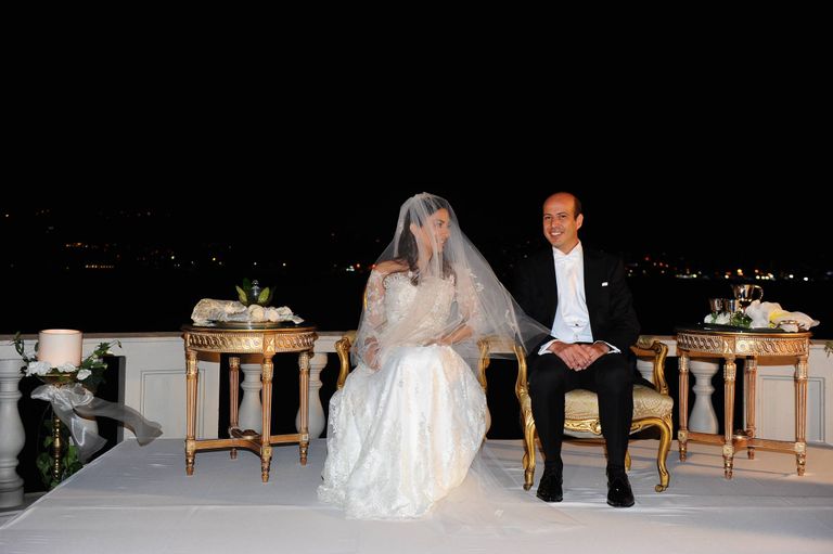 زفاق الأمير محمد علي والأميرة نوال الأمير محمد علي وزوجته مع الطفلين