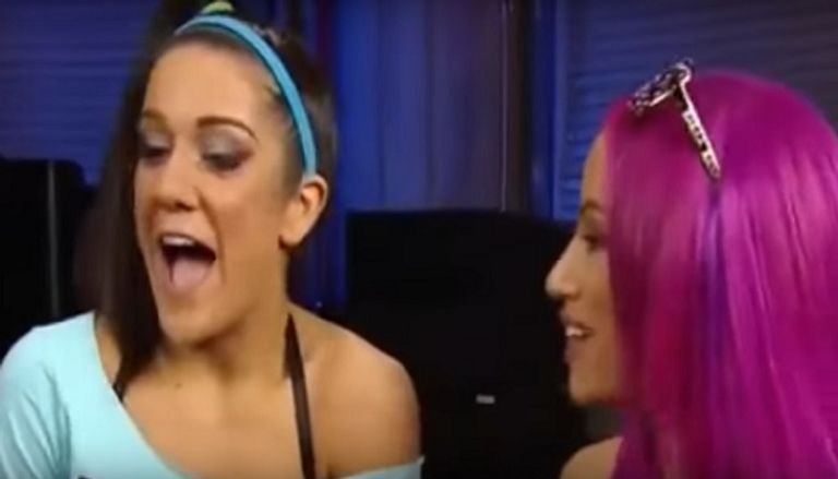 تشارلوت تتحدث إلى بايلي