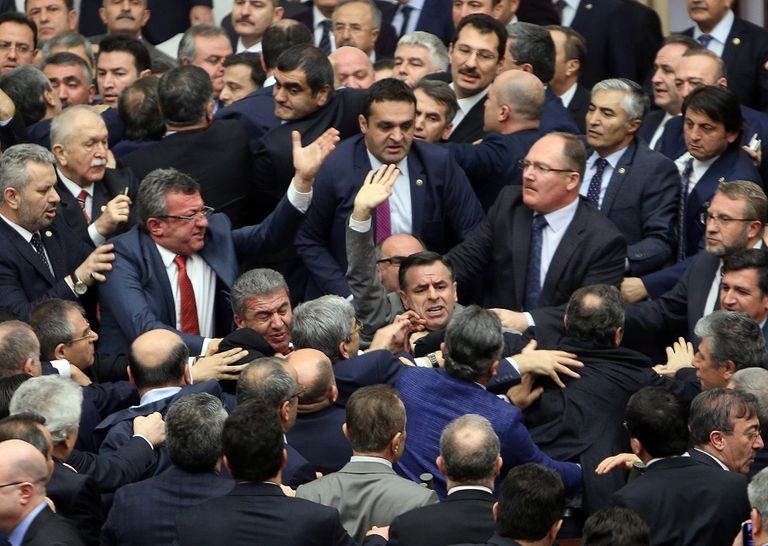 نائبة معارضة بالبرلمان التركي