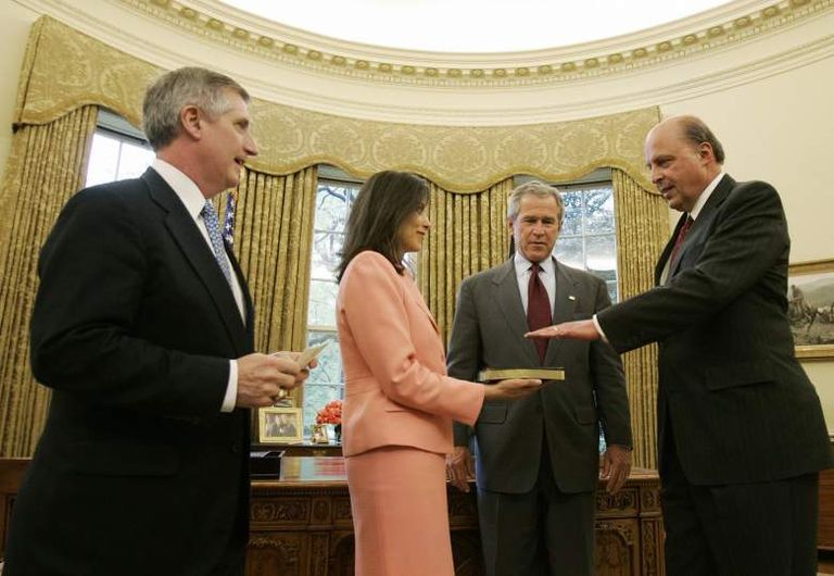 المصرية دينا باول