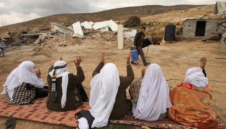 فلسطينيون يلجأون للسماء بعد هدم منزلهم