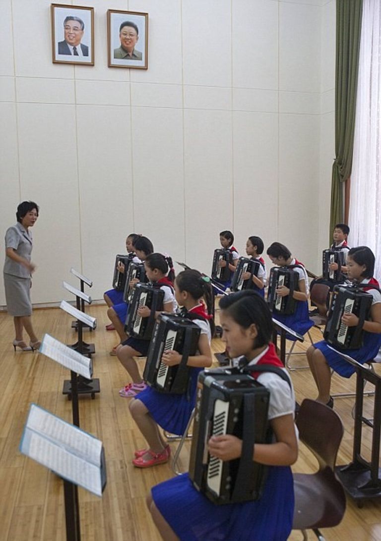 في كوريا يحبون كيم لكن ليس كارداشيان