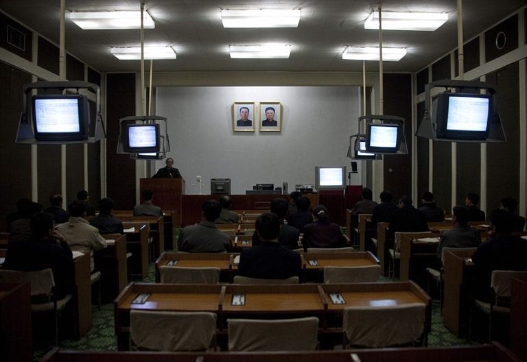 في كوريا يحبون كيم لكن ليس كارداشيان