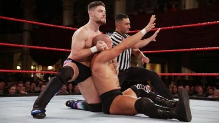 نزال سام جرادويل وزاكسون هاكسلي