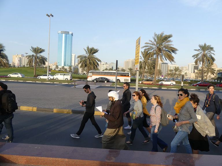 سلطان القاسمي في جولة لعمارة الشارقة