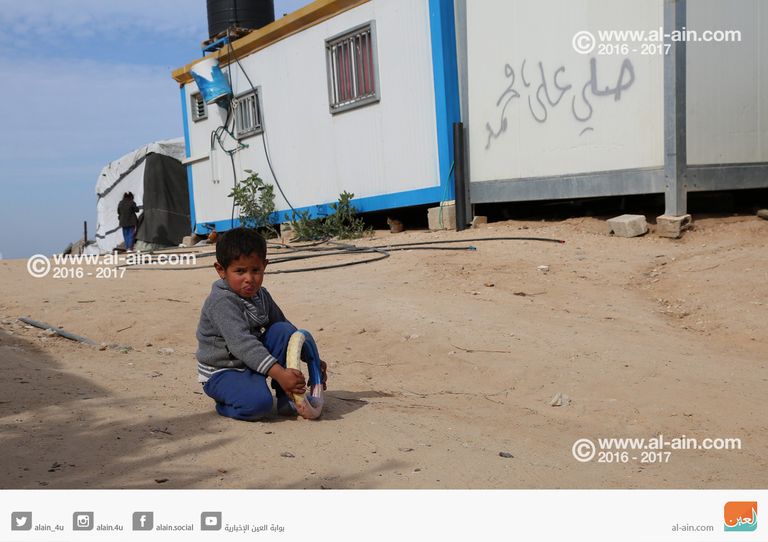 ثلاجات الموتى سكن مؤقت في غزة