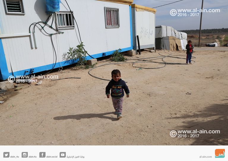 ثلاجات الموتى سكن مؤقت في غزة