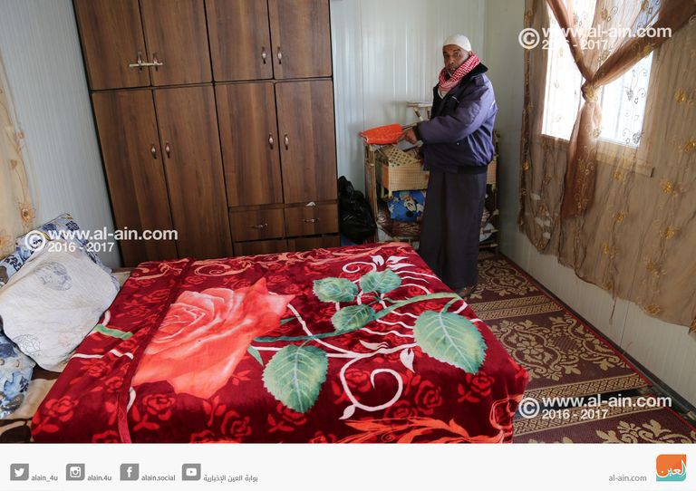 ثلاجات الموتى سكن مؤقت في غزة