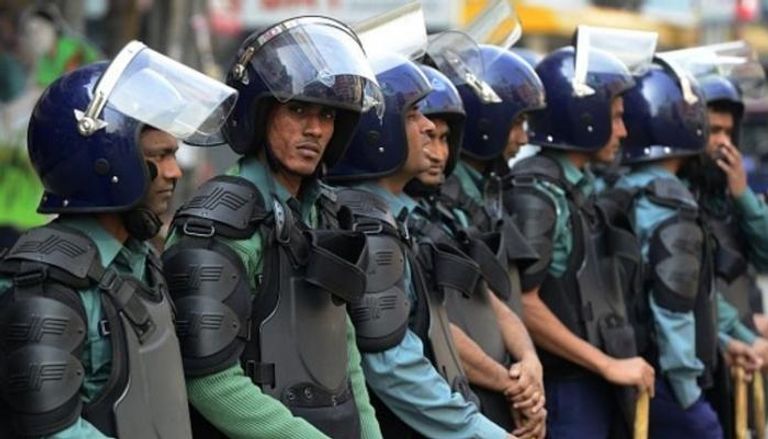 عناصر الشرطة في بنجلاديش