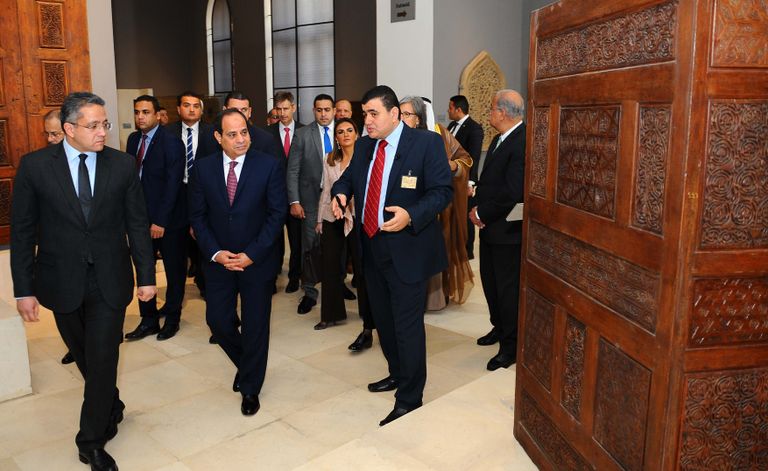الرئيس السيسي يتفقد المتحف