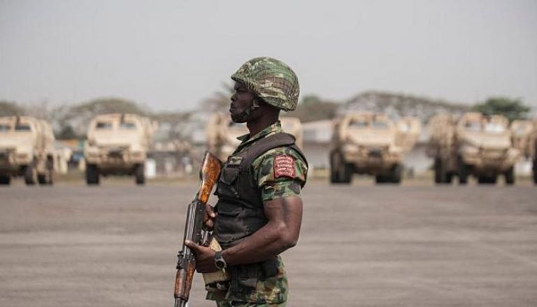 فرد بالجيش النيجيري أثناء مشاركته بقوات للتدخل في جامبيا