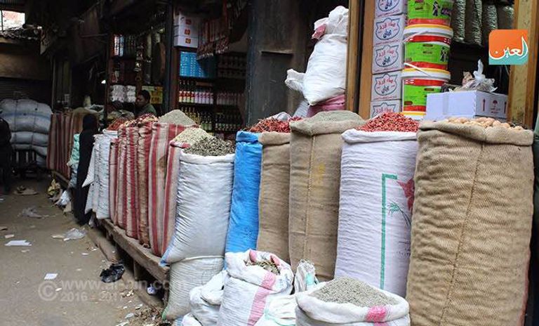 يتفاوت إقبال المصريين على شراء الأعشاب