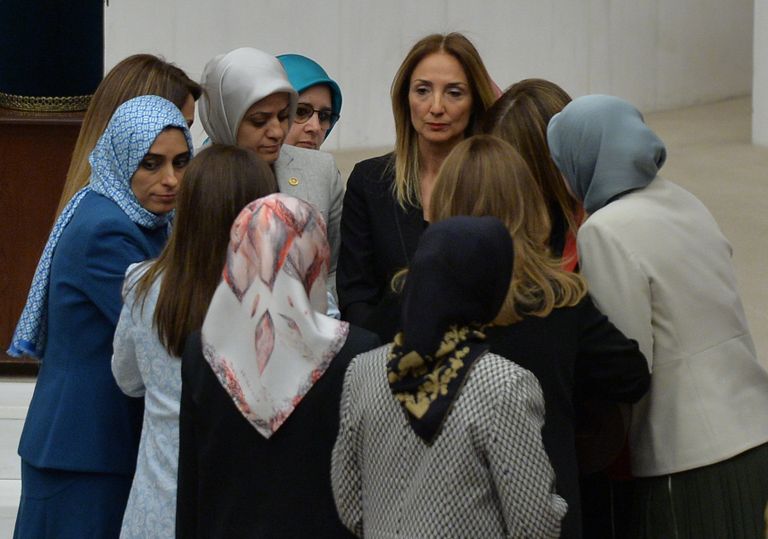 النائبة إيلين نزلياكا