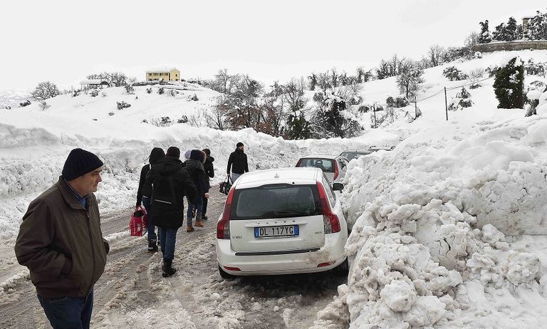 الثلوج القاتلة بإيطاليا