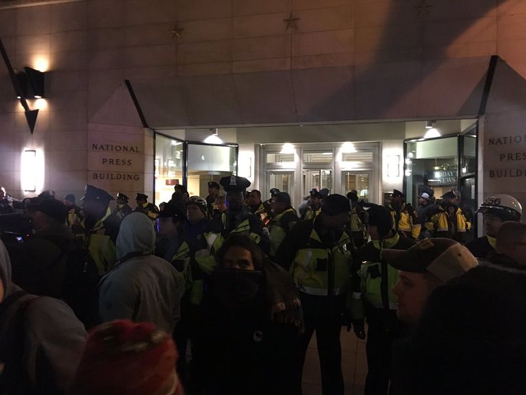 استنفار أمني في واشنطن تحسبا لاحتجاجات مناهضة لترامب