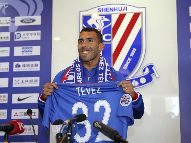 كارلوس تيفيز