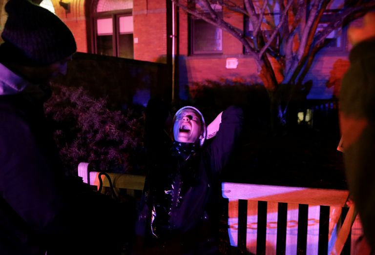 إحدى المتظاهرات ضد ترامب