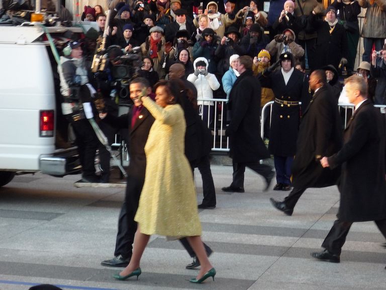 خلو المدرجات أثناء جولة ترامب بعد التنصيب - يو إس إيه توداي