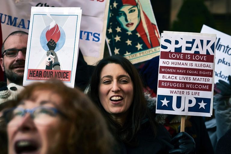 متظاهرة في برلين احتجاجا على ترامب