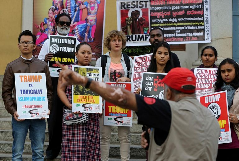 متظاهرة في برلين احتجاجا على ترامب