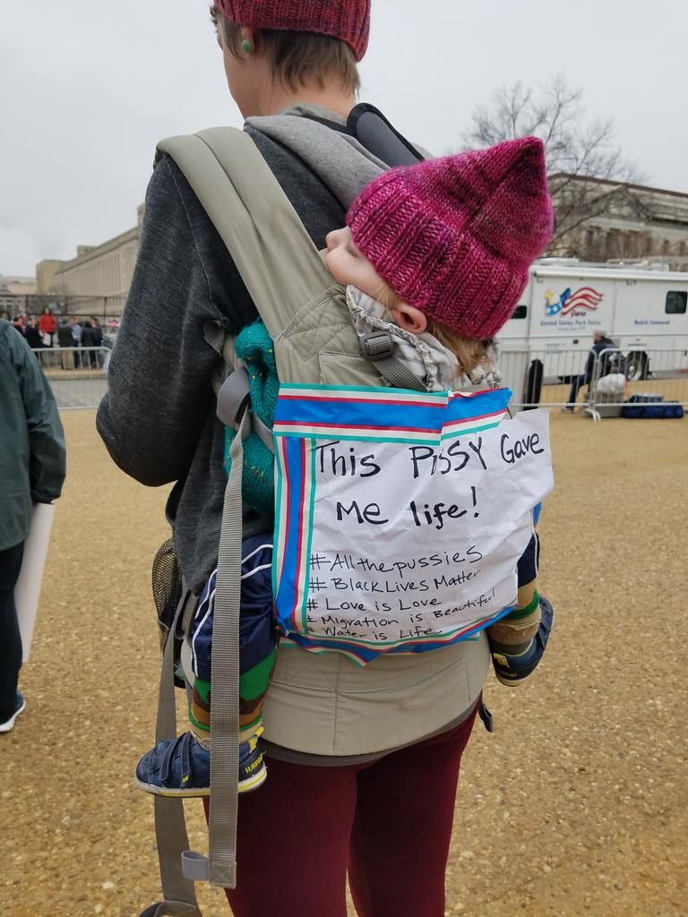 متظاهرة في برلين احتجاجا على ترامب