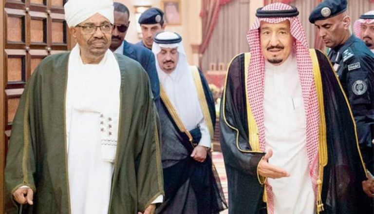 لقاء سابق بين الملك سلمان والرئيس السوداني