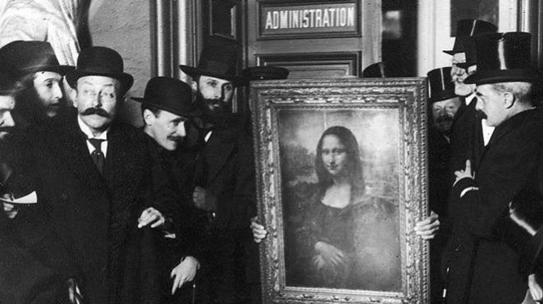 قاعة عرض الموناليزا باللوفر