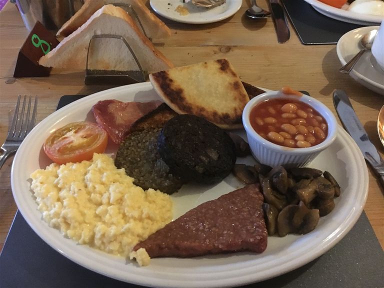 الإفطار الدسم يسبب الصداع النصفي