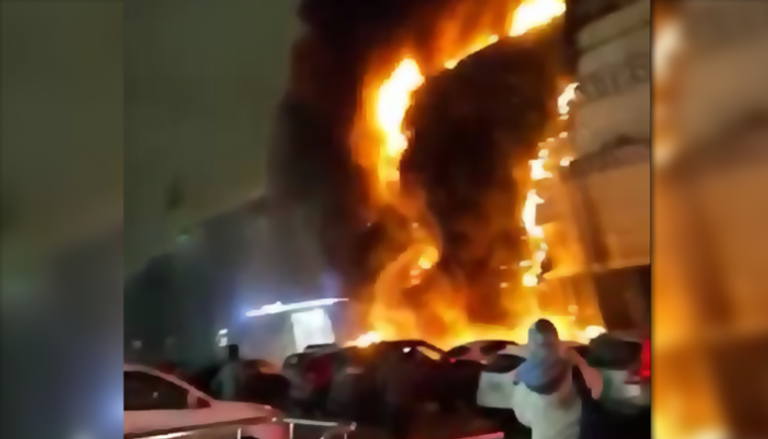 بالفيديو.. إخلاء 500 شخص إثر حريق هائل في موسكو