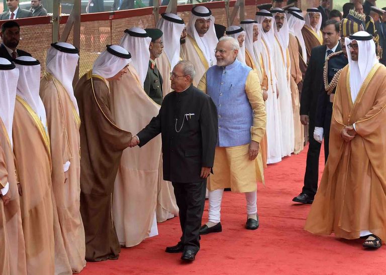 الشيخ محمد بن زايد خلال مراسم الاستقبال