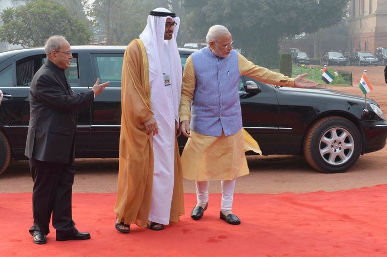 الشيخ محمد بن زايد خلال مراسم الاستقبال