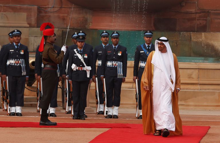 الشيخ محمد بن زايد خلال مراسم الاستقبال