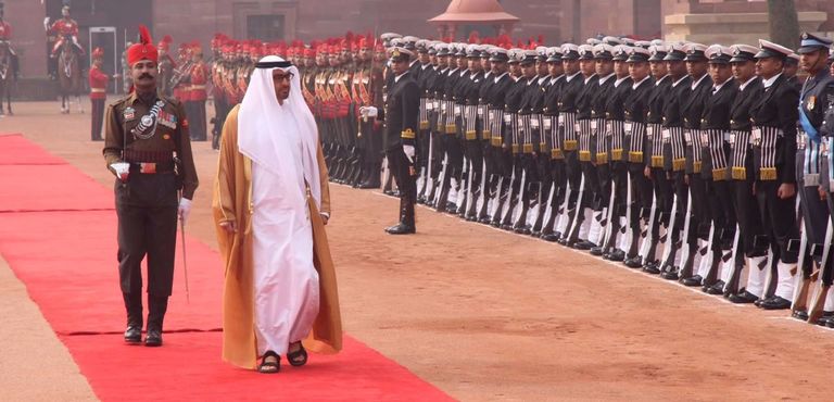 الشيخ محمد بن زايد خلال مراسم الاستقبال