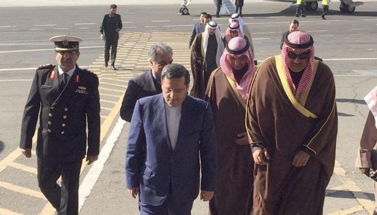وزير الخارجية الكويتي لدى وصوله إلى طهران