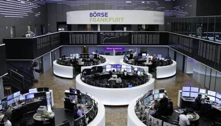 متعاملون في بورصة فرانكفورت