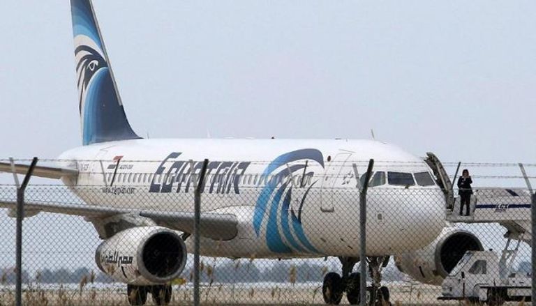 أمريكا تبلغ مصر للطيران بتنفيذ أمر ترامب بمنع المهاجرين