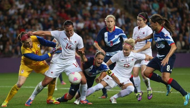 كرة القدم قد تخفف ارتفاع ضغط الدم لدى النساء