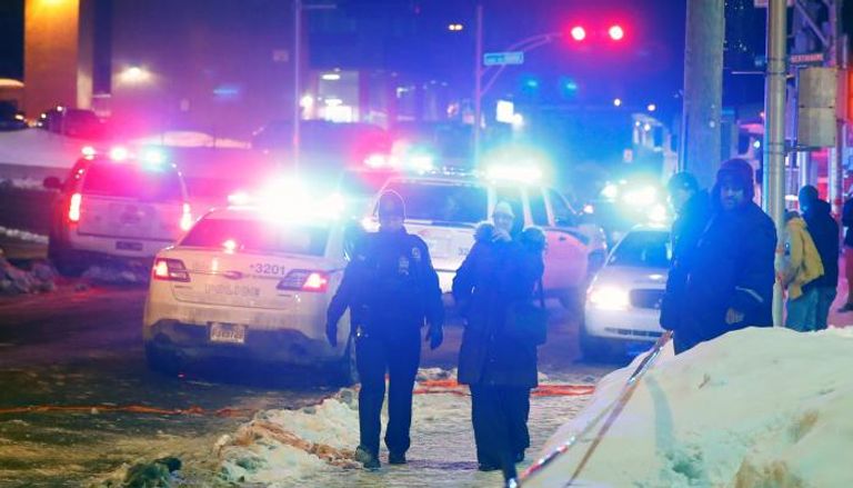 الشرطة الكندية في موقع الهجوم على مسجد مدينة كيبيك