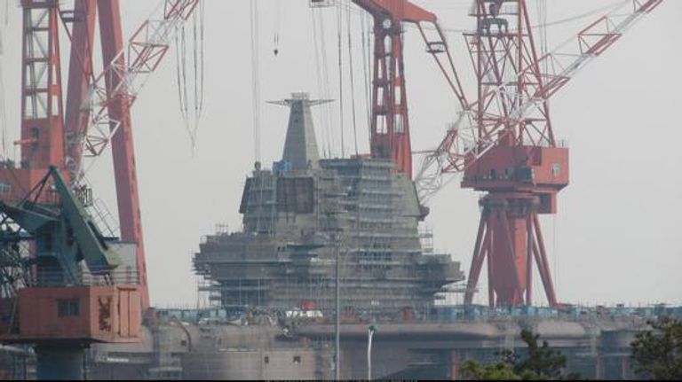 أول حاملة طائرات صينية الصنع