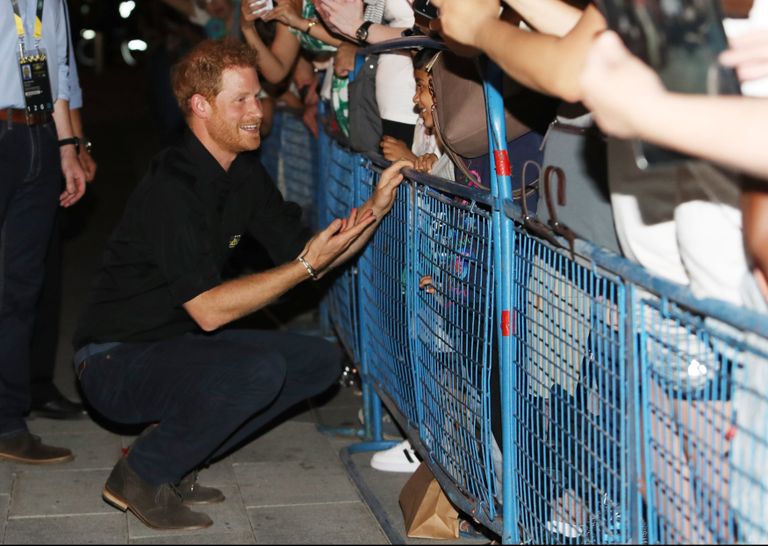 الأمير هاري في لقطة عفوية