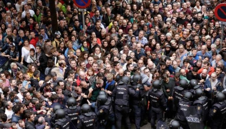 العنف والاحتقان يسيطران على استفتاء انفصال كتالونيا 