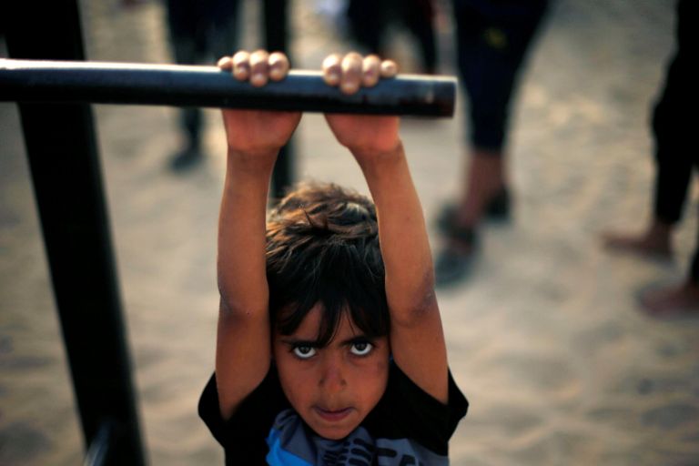 أطفال غزة بانتظار بارقة أمل