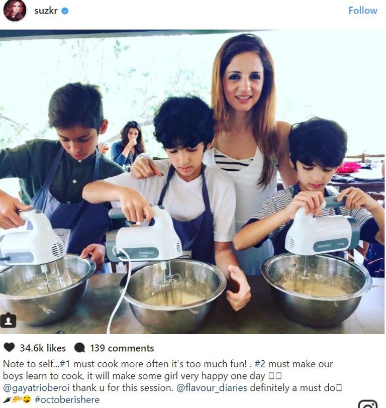 هريثيك روشان مع زوجته السابقة وأولادهما 