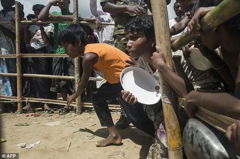 آلاف الروهينجا يتضورون جوعًا