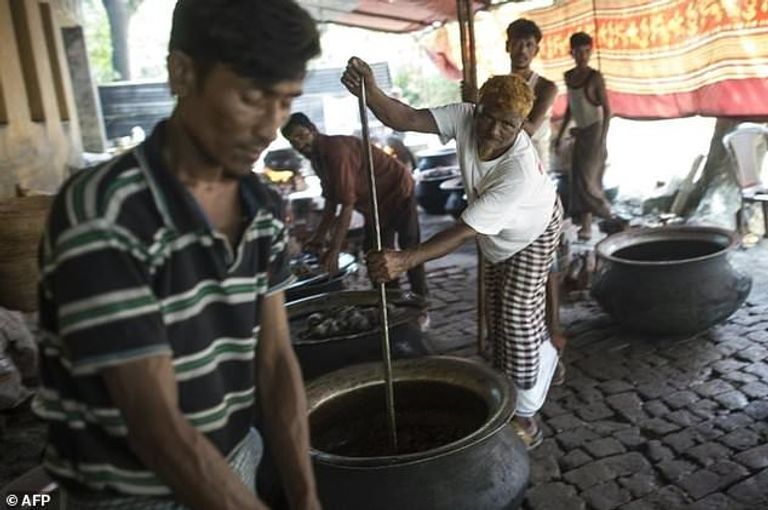 آلاف الروهينجا يتضورون جوعًا